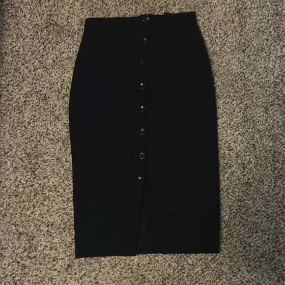 Black pencil skirt - Picture 1 of 4